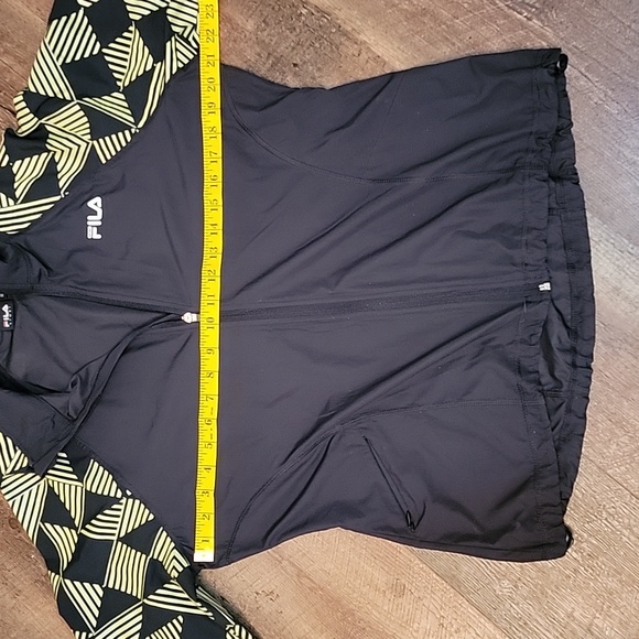 FILA Windbreaker Women's Size M Lightweight Zip Up - Picture 9 of 10